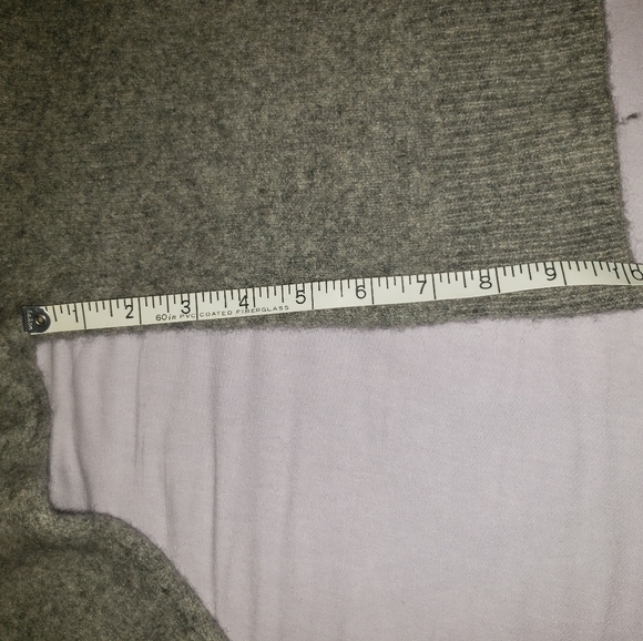 Babaton Luxe Cashmere Crew - Picture 8 of 10